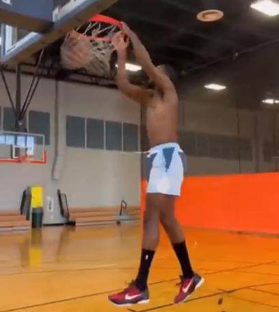 et365（中国）官方网站、APP下载、bet365 Sports-勇士新惊喜？库明加苦练连进5记三分 打野球轰60分